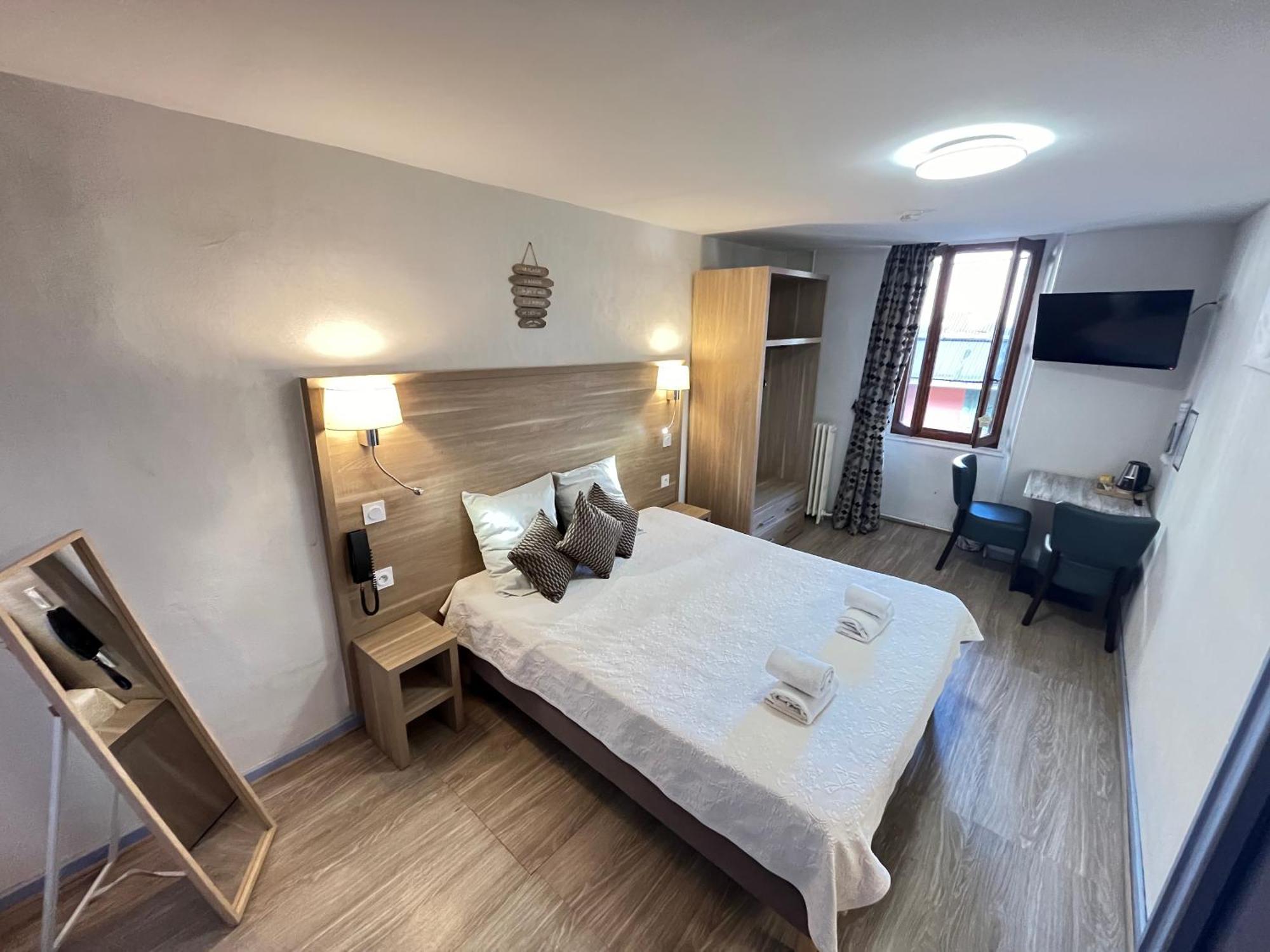 Hotel Du Cheval Blanc Barcelonnette Luaran gambar